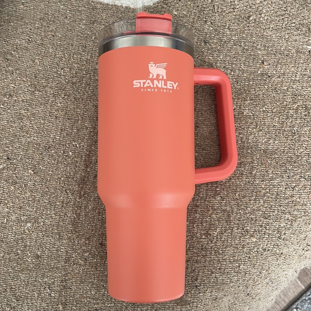 Stanley Cup quencher 40 oz